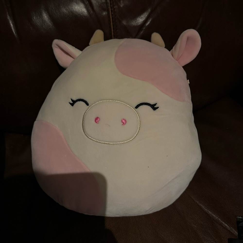 Squishmallow Caedyn Cow